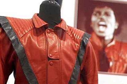 Asta record per il giubbotto ‘Thriller’ di Michael Jackson.