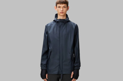 Impermeabile Fishtail Rains, estetica minimal e di tendenza